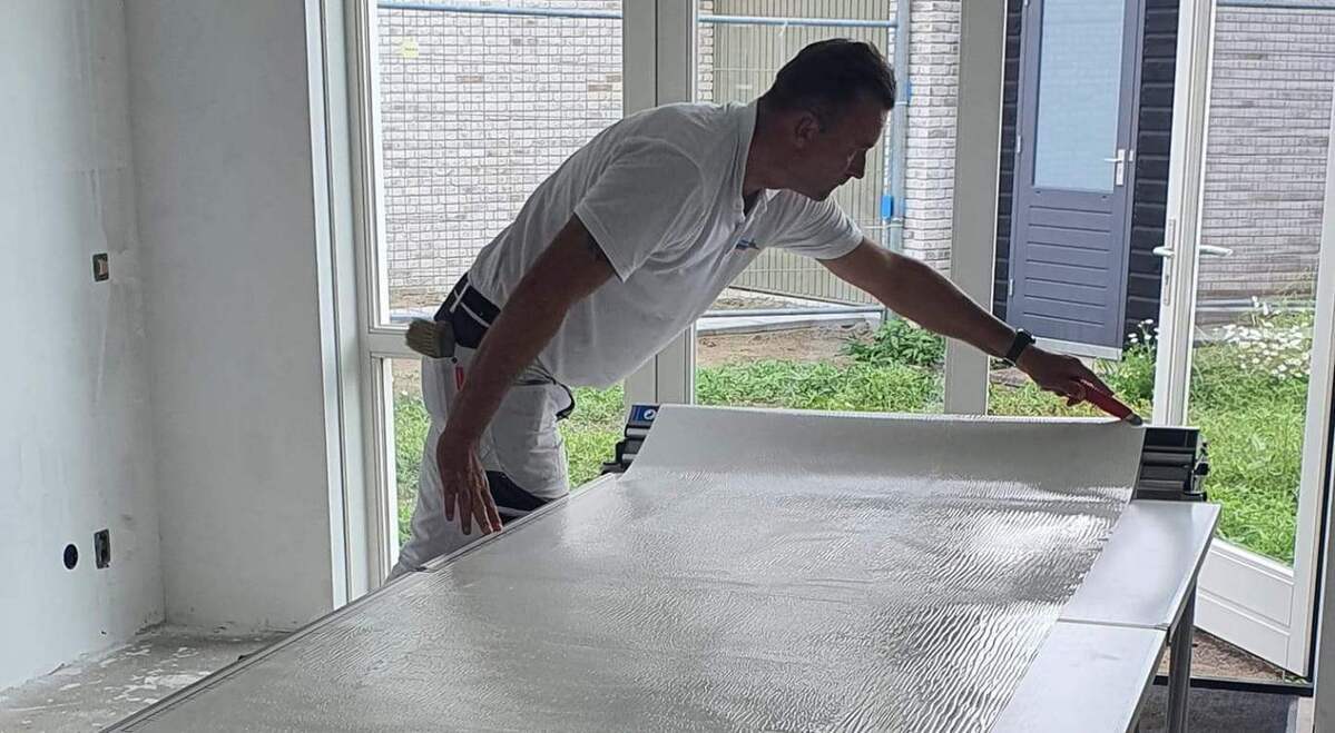 Renovlies behangen van een nieuwbouwwoning in Zuid-Holland