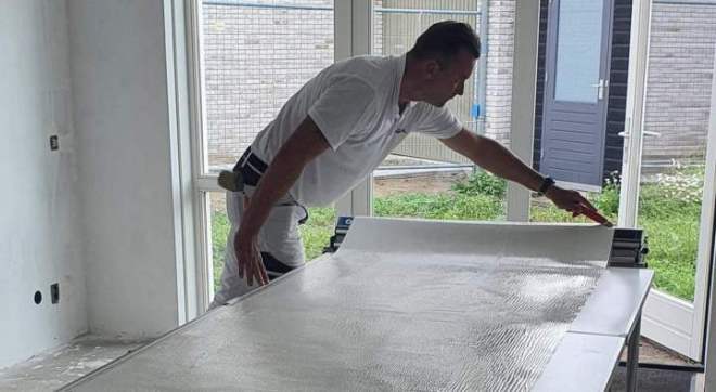 Renovlies behangen van een nieuwbouwwoning in Zuid-Holland
